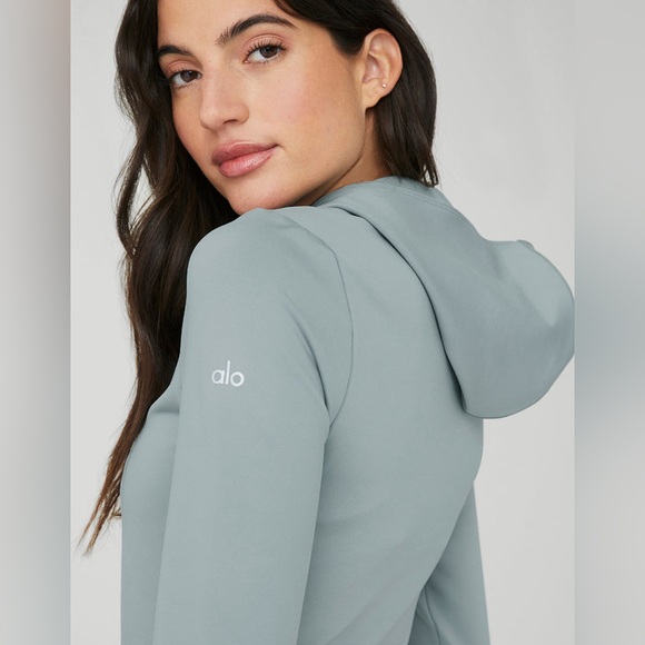 New Alo Warm Airlift Hooded Runner Size Small $98 - Picture 3 of 11